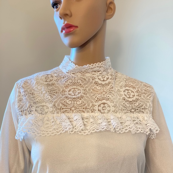 💄💄PLUS SIZE LACE TOP💄💄 - Picture 8 of 10